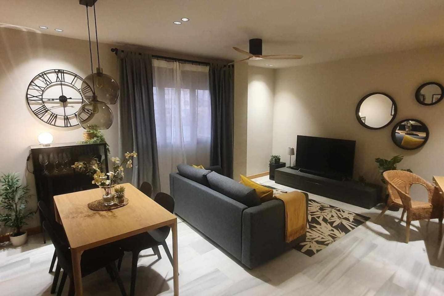 Apartamenticos Studio 98 Сарагоса Екстериор снимка